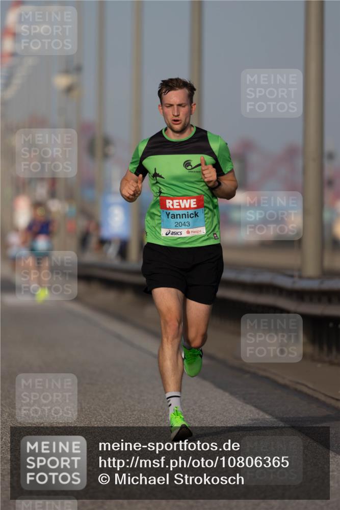 03.10.2026 - Köhlbrandbrückenlauf Michael Strokosch http://msf.ph/oto/10806365 03.10.2026 09:34:49 Position 3 2043 meine-sportfotos.de