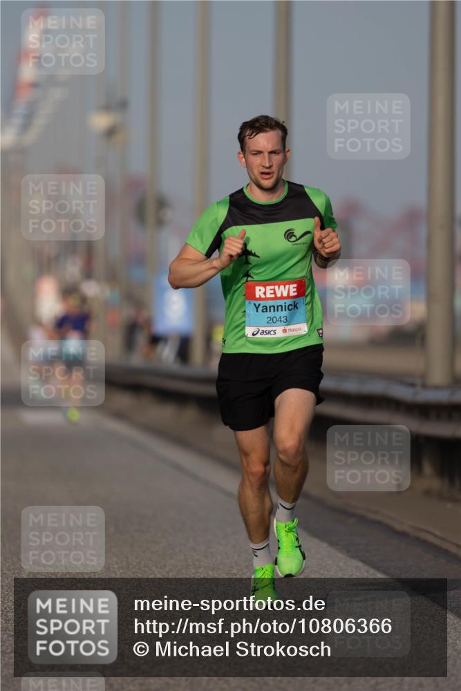 03.10.2026 - Köhlbrandbrückenlauf Michael Strokosch http://msf.ph/oto/10806366 03.10.2026 09:34:49 Position 3 2043 meine-sportfotos.de