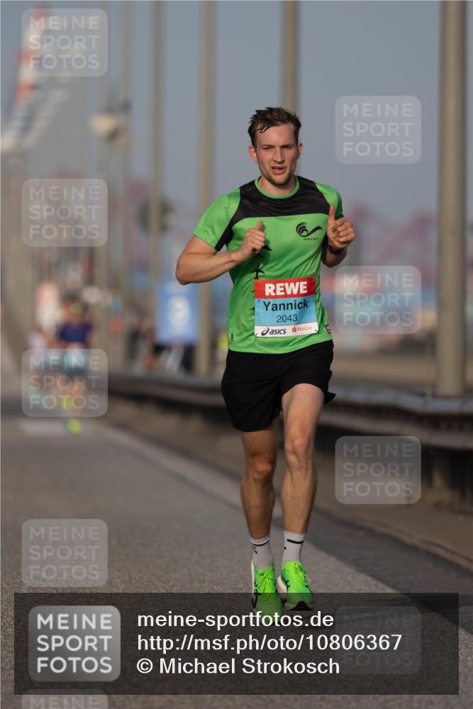 03.10.2026 - Köhlbrandbrückenlauf Michael Strokosch http://msf.ph/oto/10806367 03.10.2026 09:34:49 Position 3 2043 meine-sportfotos.de