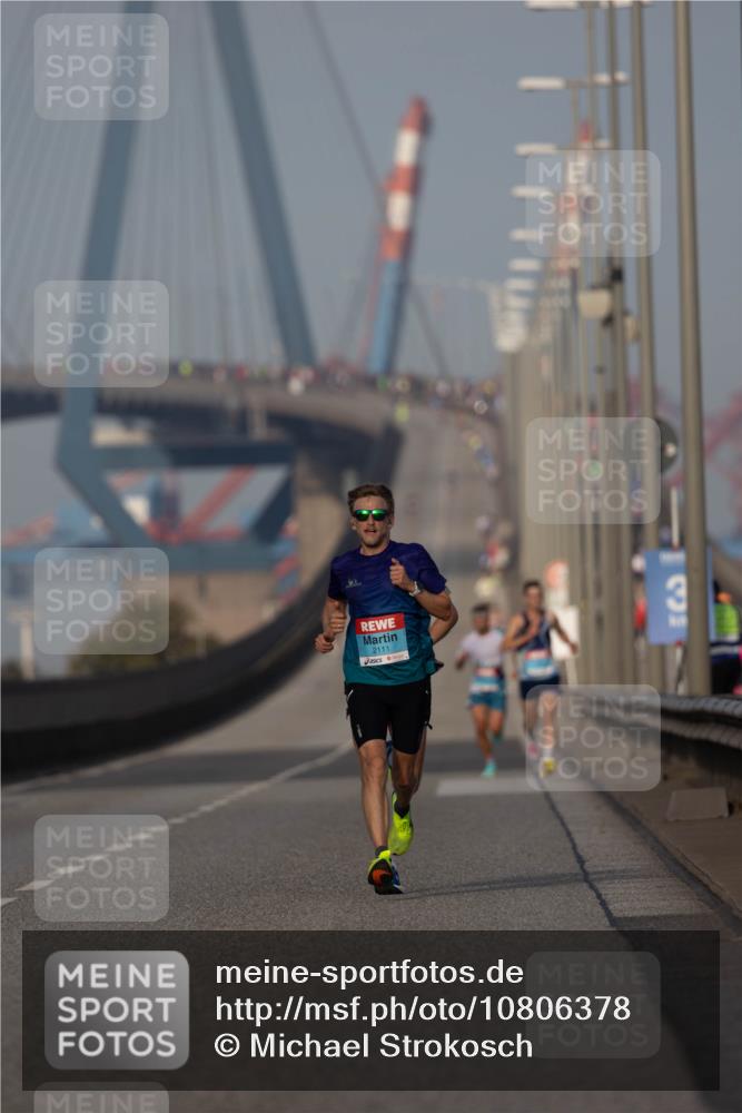 03.10.2026 - Köhlbrandbrückenlauf Michael Strokosch http://msf.ph/oto/10806378 03.10.2026 09:35:03 Position 3 2111 meine-sportfotos.de