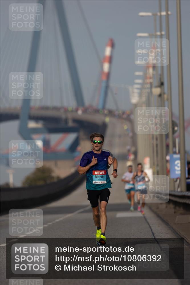 03.10.2026 - Köhlbrandbrückenlauf Michael Strokosch http://msf.ph/oto/10806392 03.10.2026 09:35:04 Position 3 2111 meine-sportfotos.de