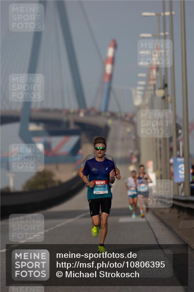 03.10.2026 - Köhlbrandbrückenlauf Michael Strokosch http://msf.ph/oto/10806395 03.10.2026 09:35:05 Position 3 2111 meine-sportfotos.de