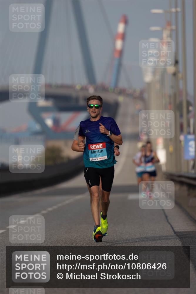 03.10.2026 - Köhlbrandbrückenlauf Michael Strokosch http://msf.ph/oto/10806426 03.10.2026 09:35:07 Position 3 2111 meine-sportfotos.de
