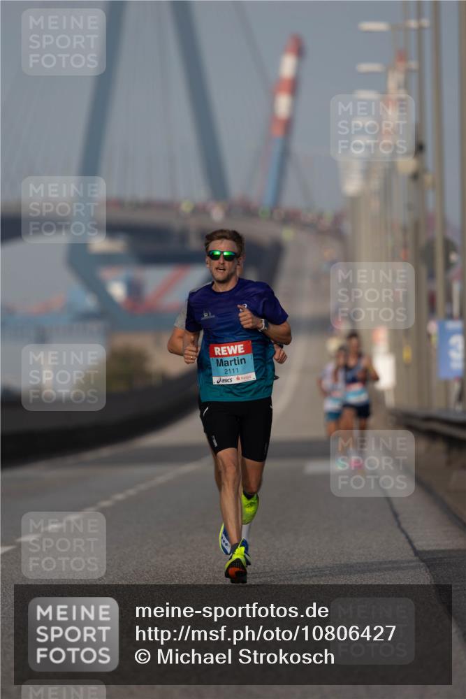 03.10.2026 - Köhlbrandbrückenlauf Michael Strokosch http://msf.ph/oto/10806427 03.10.2026 09:35:07 Position 3 2111 meine-sportfotos.de