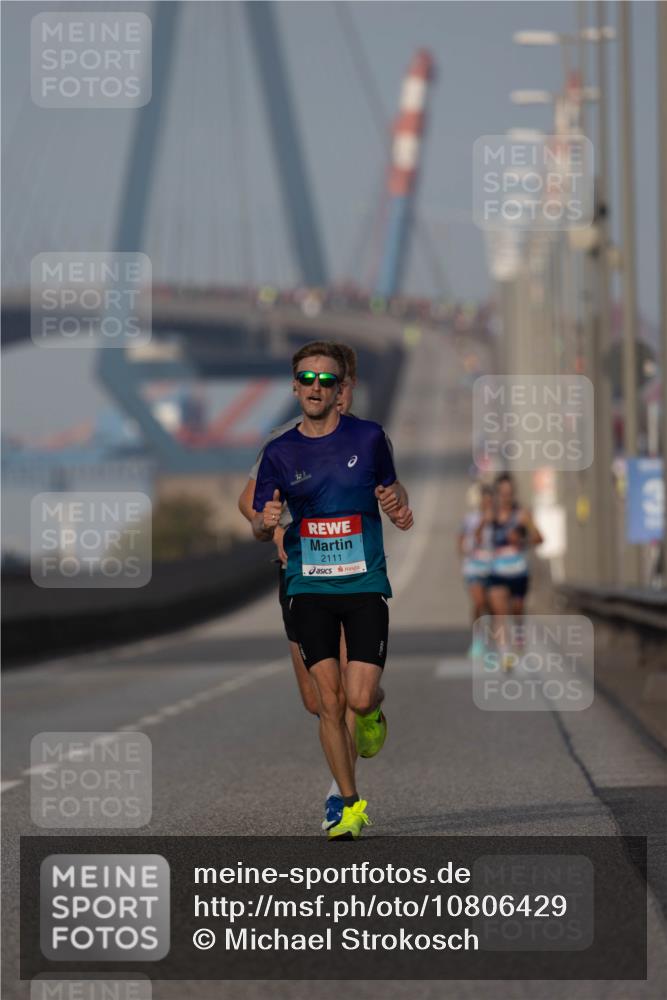 03.10.2026 - Köhlbrandbrückenlauf Michael Strokosch http://msf.ph/oto/10806429 03.10.2026 09:35:07 Position 3 2111 meine-sportfotos.de
