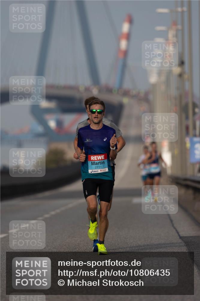 03.10.2026 - Köhlbrandbrückenlauf Michael Strokosch http://msf.ph/oto/10806435 03.10.2026 09:35:08 Position 3 2111 meine-sportfotos.de
