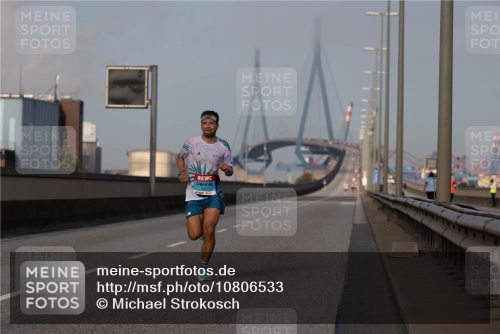 03.10.2026 - Köhlbrandbrückenlauf Michael Strokosch http://msf.ph/oto/10806533 03.10.2026 09:35:32 Position 3 1063 meine-sportfotos.de