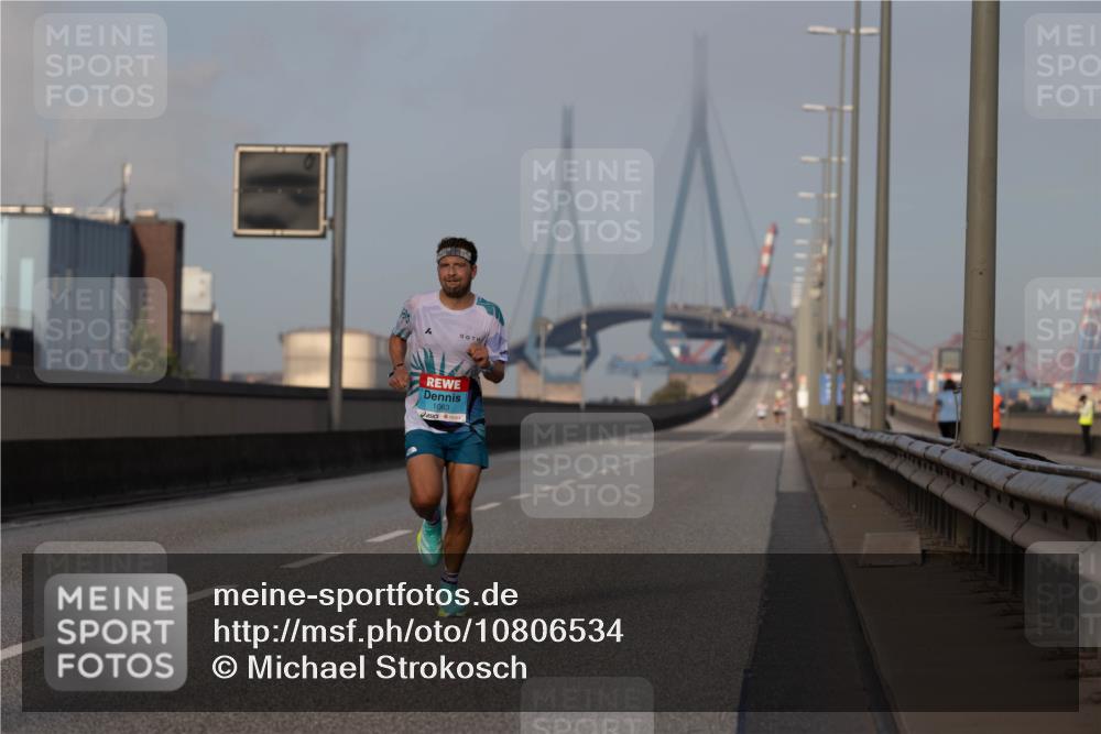 03.10.2026 - Köhlbrandbrückenlauf Michael Strokosch http://msf.ph/oto/10806534 03.10.2026 09:35:33 Position 3 1063 meine-sportfotos.de