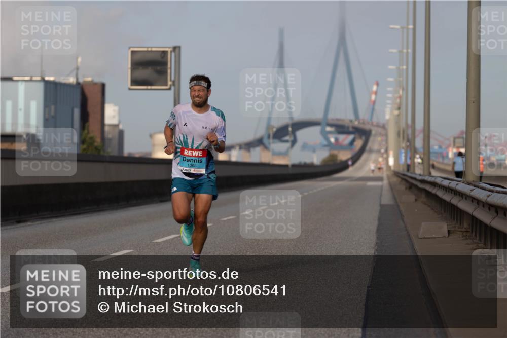 03.10.2026 - Köhlbrandbrückenlauf Michael Strokosch http://msf.ph/oto/10806541 03.10.2026 09:35:33 Position 3 1063 meine-sportfotos.de