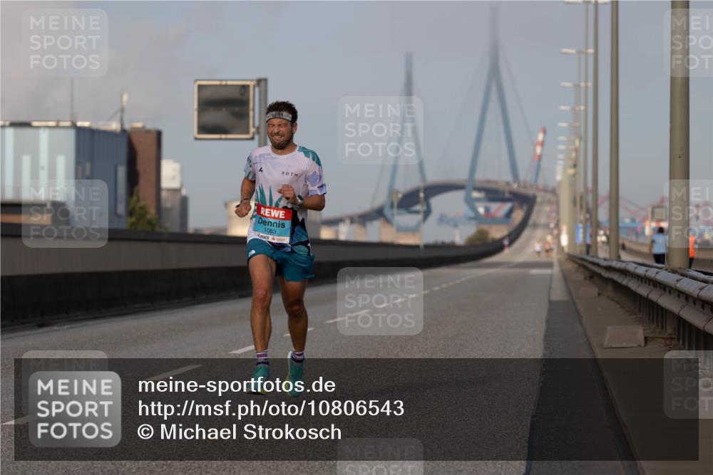 03.10.2026 - Köhlbrandbrückenlauf Michael Strokosch http://msf.ph/oto/10806543 03.10.2026 09:35:33 Position 3 1063 meine-sportfotos.de