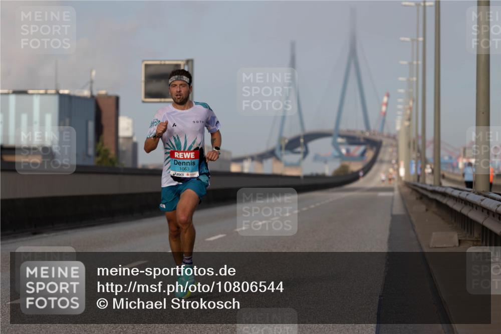 03.10.2026 - Köhlbrandbrückenlauf Michael Strokosch http://msf.ph/oto/10806544 03.10.2026 09:35:34 Position 3 1063 meine-sportfotos.de
