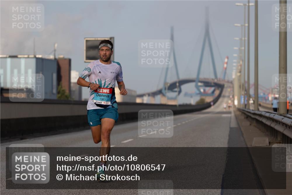 03.10.2026 - Köhlbrandbrückenlauf Michael Strokosch http://msf.ph/oto/10806547 03.10.2026 09:35:34 Position 3 1063 meine-sportfotos.de