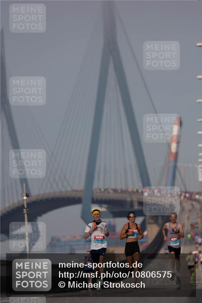 03.10.2026 - Köhlbrandbrückenlauf Michael Strokosch http://msf.ph/oto/10806575 03.10.2026 09:36:12 Position 3  meine-sportfotos.de