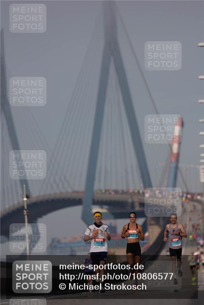 03.10.2026 - Köhlbrandbrückenlauf Michael Strokosch http://msf.ph/oto/10806577 03.10.2026 09:36:12 Position 3  meine-sportfotos.de