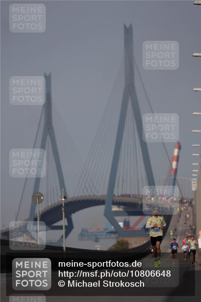 03.10.2026 - Köhlbrandbrückenlauf Michael Strokosch http://msf.ph/oto/10806648 03.10.2026 09:36:52 Position 3  meine-sportfotos.de