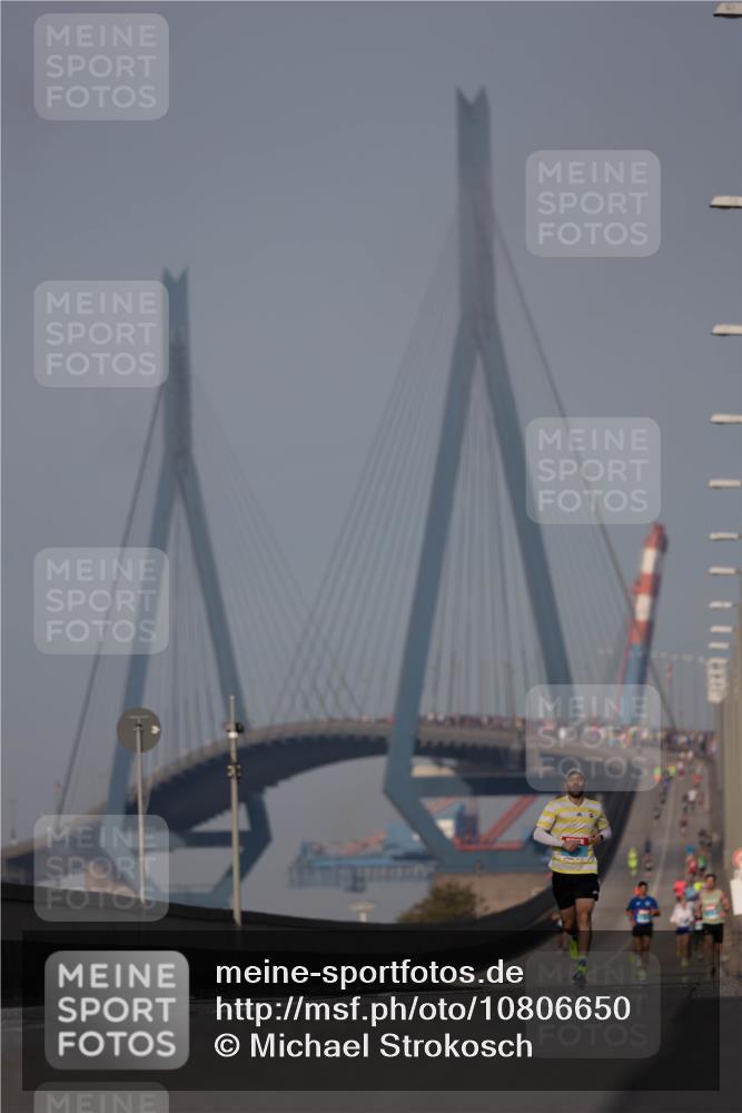 03.10.2026 - Köhlbrandbrückenlauf Michael Strokosch http://msf.ph/oto/10806650 03.10.2026 09:36:52 Position 3  meine-sportfotos.de