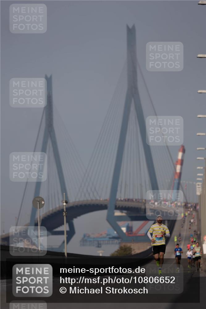 03.10.2026 - Köhlbrandbrückenlauf Michael Strokosch http://msf.ph/oto/10806652 03.10.2026 09:36:52 Position 3  meine-sportfotos.de