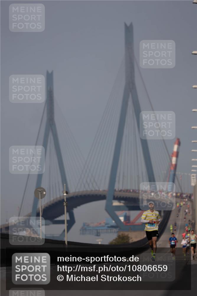 03.10.2026 - Köhlbrandbrückenlauf Michael Strokosch http://msf.ph/oto/10806659 03.10.2026 09:36:53 Position 3  meine-sportfotos.de