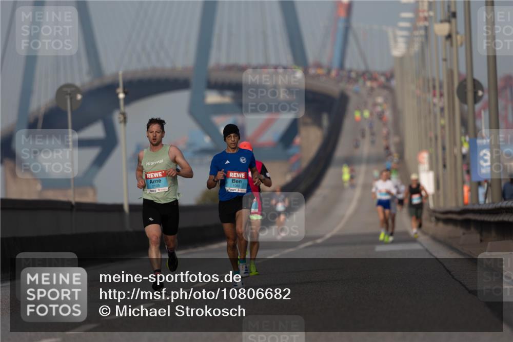 03.10.2026 - Köhlbrandbrückenlauf Michael Strokosch http://msf.ph/oto/10806682 03.10.2026 09:37:20 Position 3 2109, 1083 meine-sportfotos.de