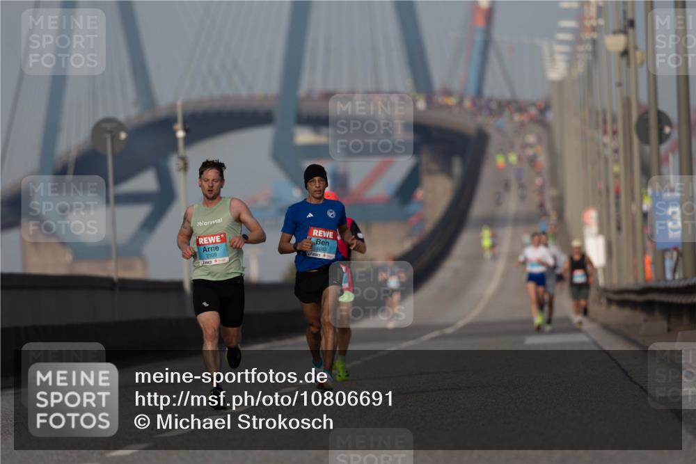 03.10.2026 - Köhlbrandbrückenlauf Michael Strokosch http://msf.ph/oto/10806691 03.10.2026 09:37:21 Position 3 2109, 1083 meine-sportfotos.de