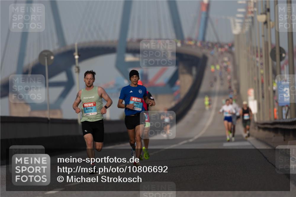 03.10.2026 - Köhlbrandbrückenlauf Michael Strokosch http://msf.ph/oto/10806692 03.10.2026 09:37:21 Position 3 2109, 083, 39 meine-sportfotos.de