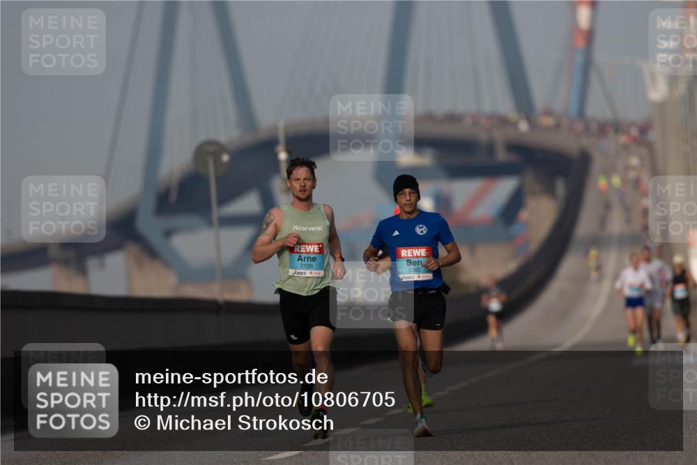 03.10.2026 - Köhlbrandbrückenlauf Michael Strokosch http://msf.ph/oto/10806705 03.10.2026 09:37:23 Position 3 2109, 1083 meine-sportfotos.de