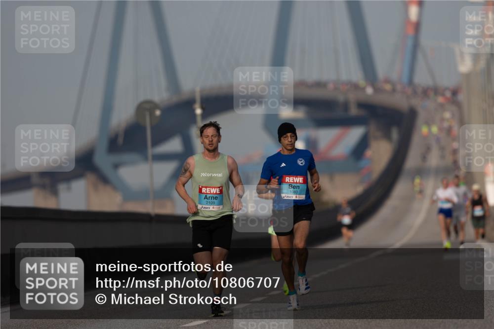 03.10.2026 - Köhlbrandbrückenlauf Michael Strokosch http://msf.ph/oto/10806707 03.10.2026 09:37:23 Position 3 2109, 1083 meine-sportfotos.de