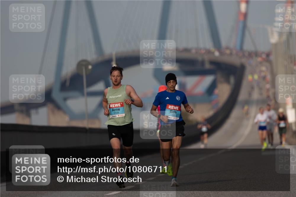 03.10.2026 - Köhlbrandbrückenlauf Michael Strokosch http://msf.ph/oto/10806711 03.10.2026 09:37:23 Position 3 2109, 1083 meine-sportfotos.de