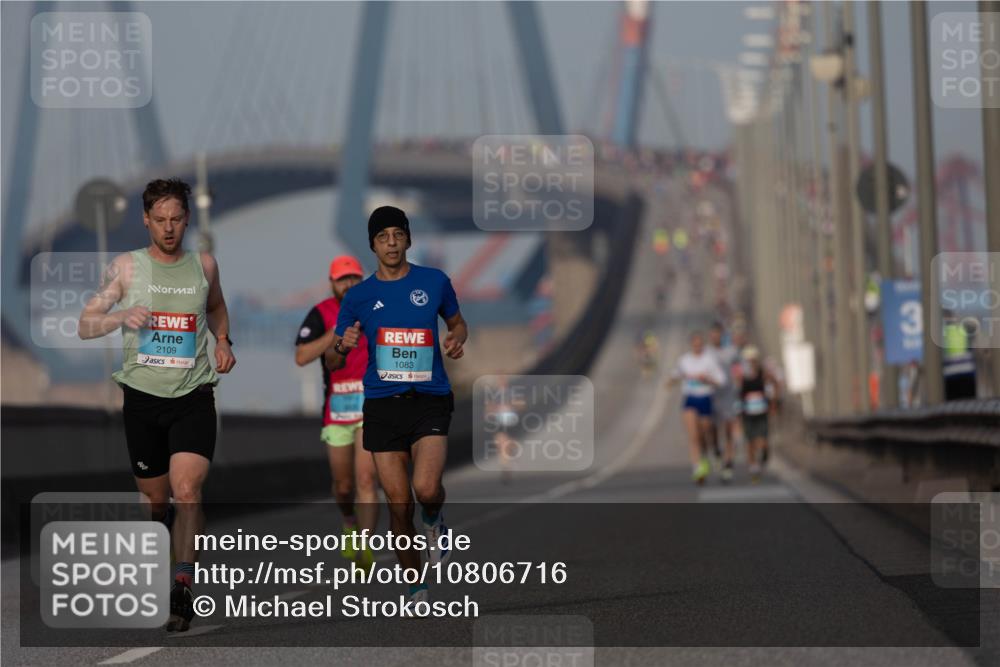 03.10.2026 - Köhlbrandbrückenlauf Michael Strokosch http://msf.ph/oto/10806716 03.10.2026 09:37:24 Position 3 2109, 1083 meine-sportfotos.de