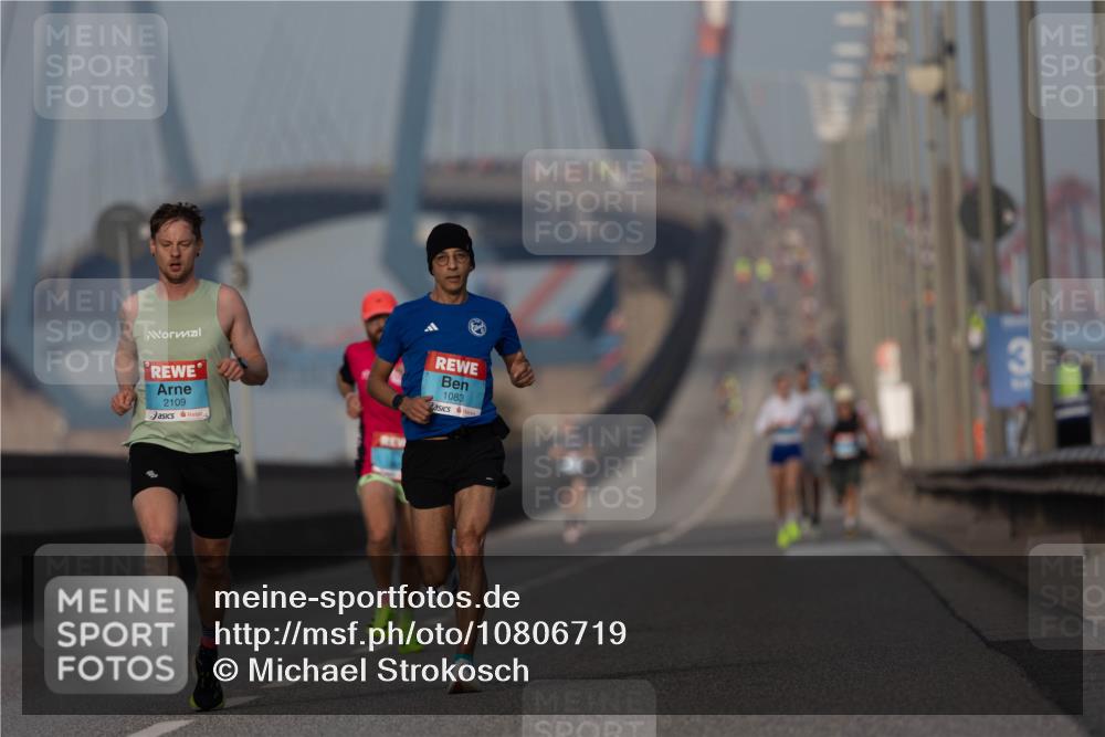 03.10.2026 - Köhlbrandbrückenlauf Michael Strokosch http://msf.ph/oto/10806719 03.10.2026 09:37:25 Position 3 2109, 1083 meine-sportfotos.de