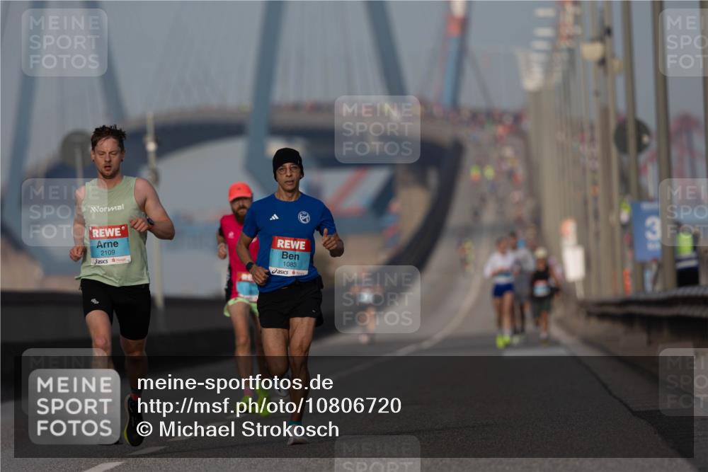 03.10.2026 - Köhlbrandbrückenlauf Michael Strokosch http://msf.ph/oto/10806720 03.10.2026 09:37:25 Position 3 2109, 1083 meine-sportfotos.de