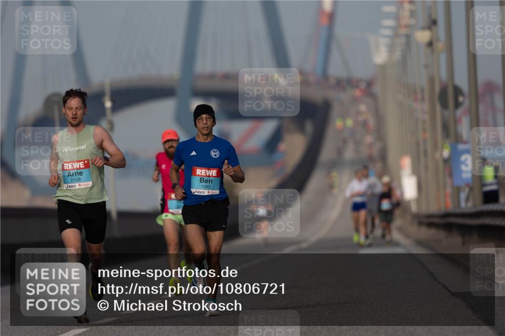 03.10.2026 - Köhlbrandbrückenlauf Michael Strokosch http://msf.ph/oto/10806721 03.10.2026 09:37:25 Position 3 2109, 1083 meine-sportfotos.de