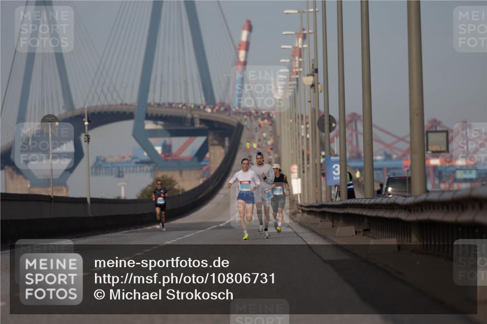 03.10.2026 - Köhlbrandbrückenlauf Michael Strokosch http://msf.ph/oto/10806731 03.10.2026 09:37:37 Position 3 3 meine-sportfotos.de