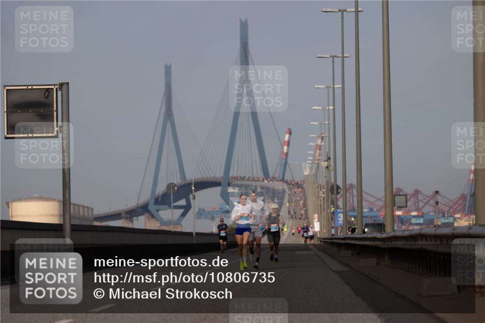 03.10.2026 - Köhlbrandbrückenlauf Michael Strokosch http://msf.ph/oto/10806735 03.10.2026 09:37:46 Position 3  meine-sportfotos.de
