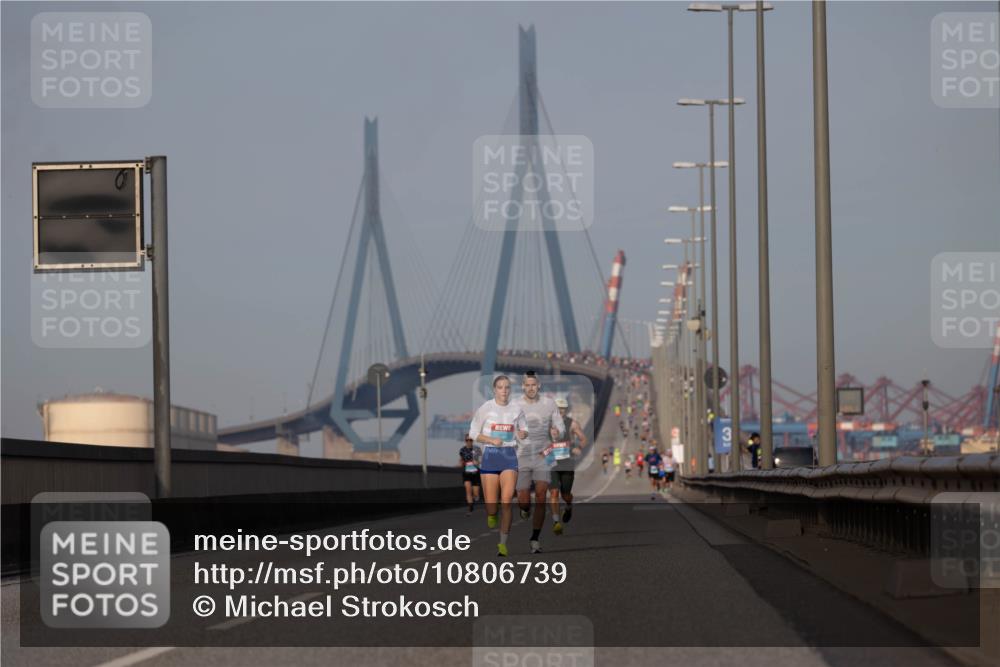 03.10.2026 - Köhlbrandbrückenlauf Michael Strokosch http://msf.ph/oto/10806739 03.10.2026 09:37:48 Position 3  meine-sportfotos.de