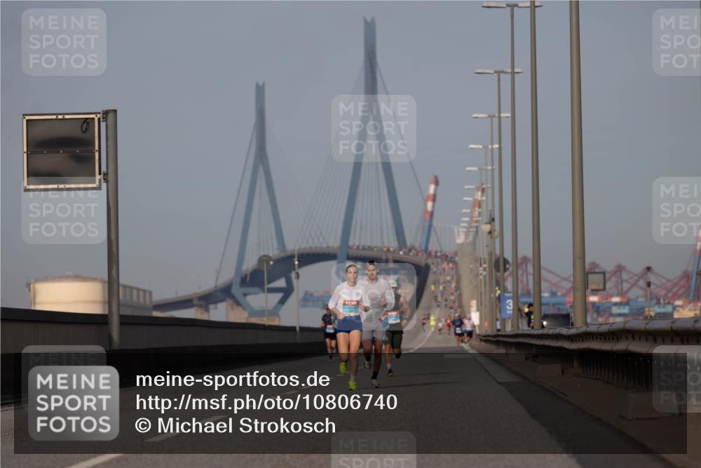 03.10.2026 - Köhlbrandbrückenlauf Michael Strokosch http://msf.ph/oto/10806740 03.10.2026 09:37:48 Position 3  meine-sportfotos.de
