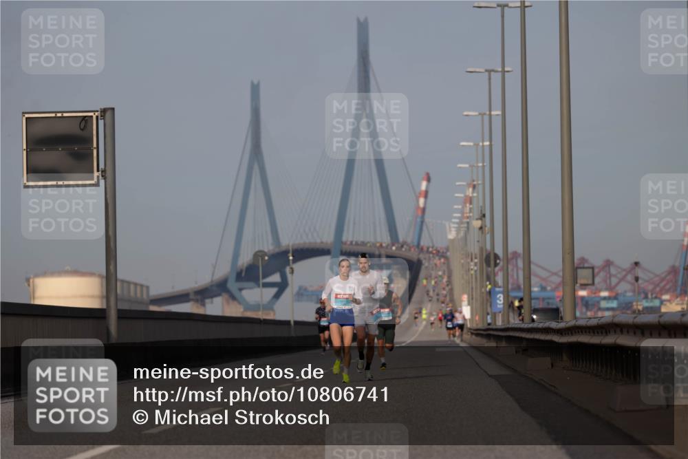 03.10.2026 - Köhlbrandbrückenlauf Michael Strokosch http://msf.ph/oto/10806741 03.10.2026 09:37:48 Position 3  meine-sportfotos.de