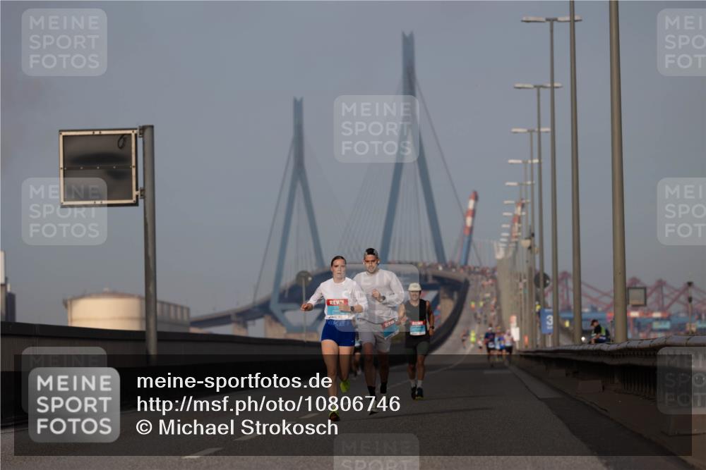 03.10.2026 - Köhlbrandbrückenlauf Michael Strokosch http://msf.ph/oto/10806746 03.10.2026 09:37:51 Position 3  meine-sportfotos.de