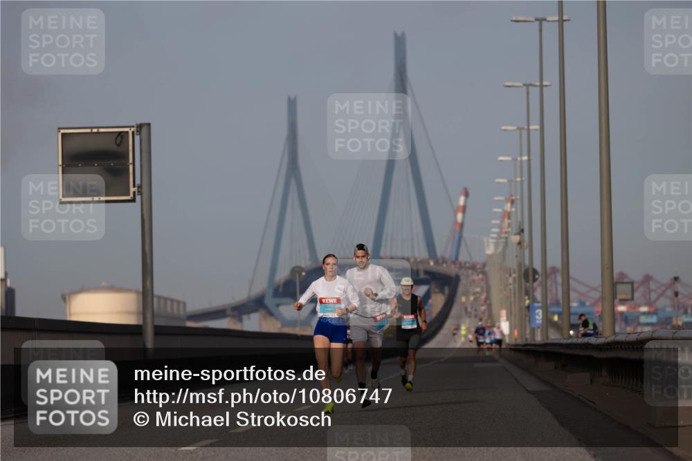 03.10.2026 - Köhlbrandbrückenlauf Michael Strokosch http://msf.ph/oto/10806747 03.10.2026 09:37:51 Position 3 3849 meine-sportfotos.de