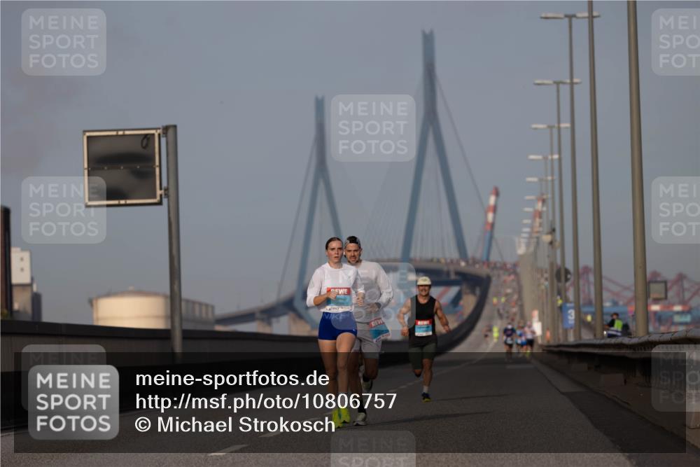 03.10.2026 - Köhlbrandbrückenlauf Michael Strokosch http://msf.ph/oto/10806757 03.10.2026 09:37:52 Position 3  meine-sportfotos.de