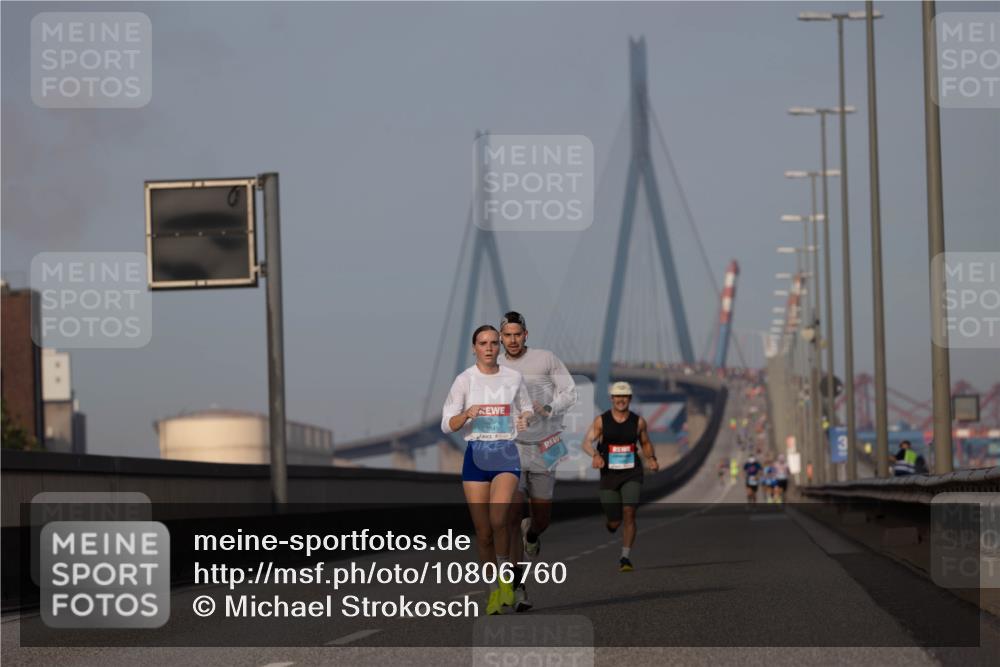 03.10.2026 - Köhlbrandbrückenlauf Michael Strokosch http://msf.ph/oto/10806760 03.10.2026 09:37:53 Position 3  meine-sportfotos.de