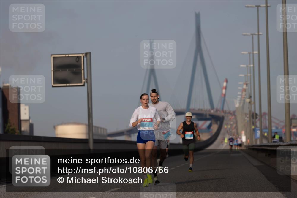 03.10.2026 - Köhlbrandbrückenlauf Michael Strokosch http://msf.ph/oto/10806766 03.10.2026 09:37:53 Position 3 3849 meine-sportfotos.de