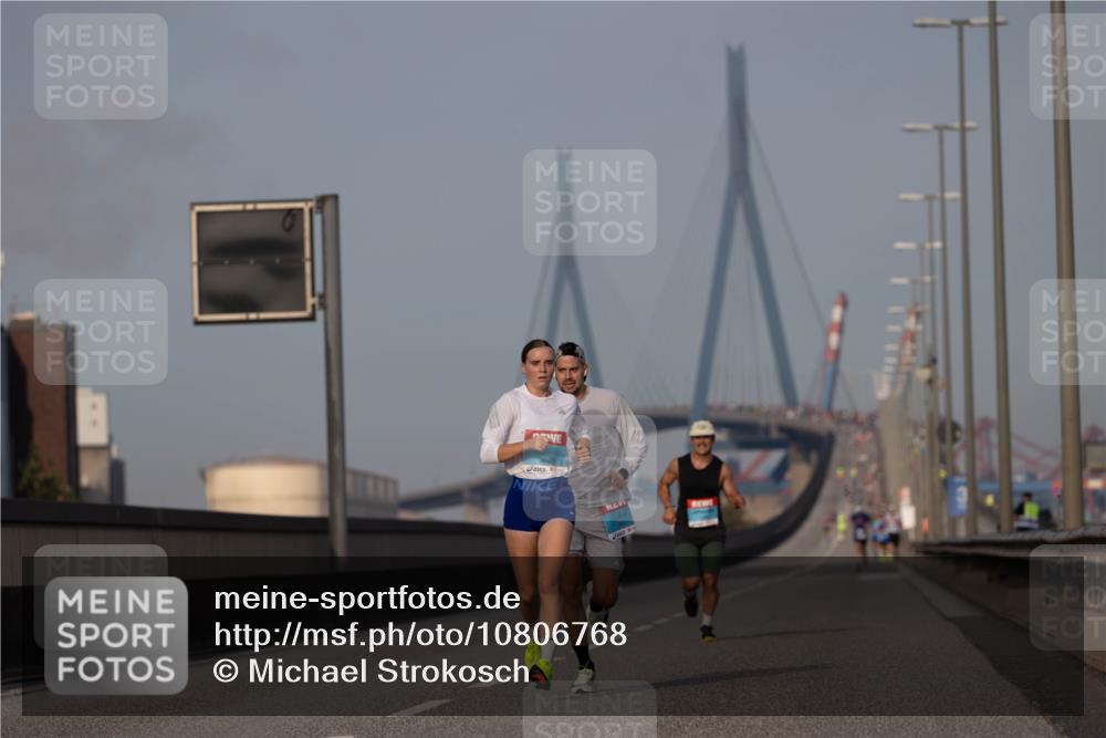 03.10.2026 - Köhlbrandbrückenlauf Michael Strokosch http://msf.ph/oto/10806768 03.10.2026 09:37:53 Position 3  meine-sportfotos.de