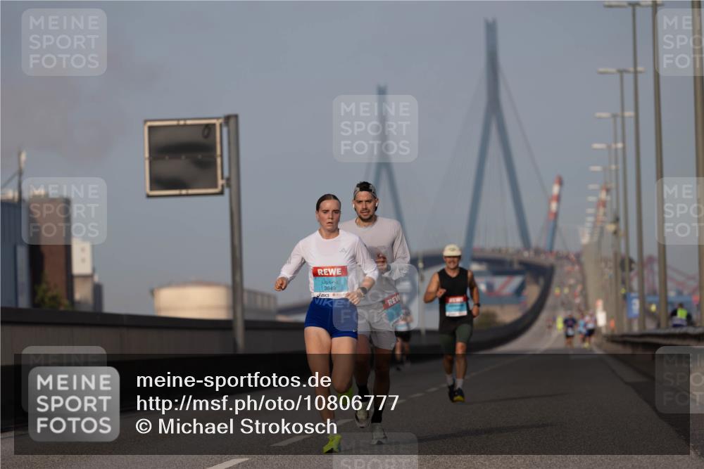 03.10.2026 - Köhlbrandbrückenlauf Michael Strokosch http://msf.ph/oto/10806777 03.10.2026 09:37:55 Position 3 3849 meine-sportfotos.de