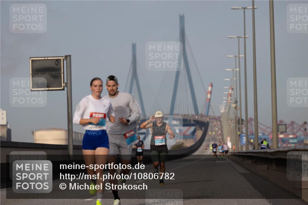 03.10.2026 - Köhlbrandbrückenlauf Michael Strokosch http://msf.ph/oto/10806782 03.10.2026 09:37:55 Position 3 1599 meine-sportfotos.de