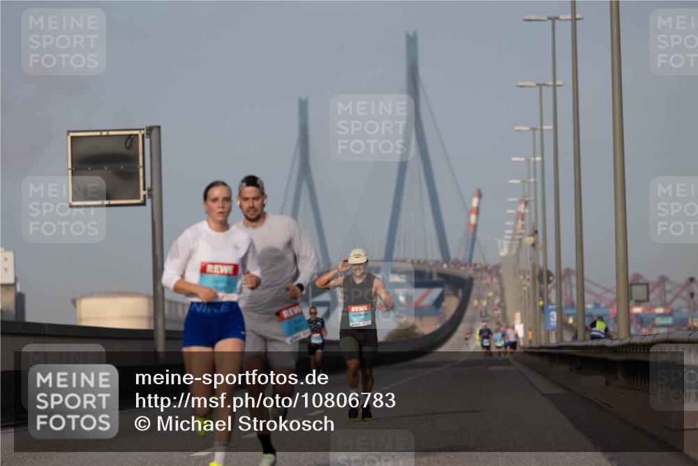 03.10.2026 - Köhlbrandbrückenlauf Michael Strokosch http://msf.ph/oto/10806783 03.10.2026 09:37:55 Position 3  meine-sportfotos.de