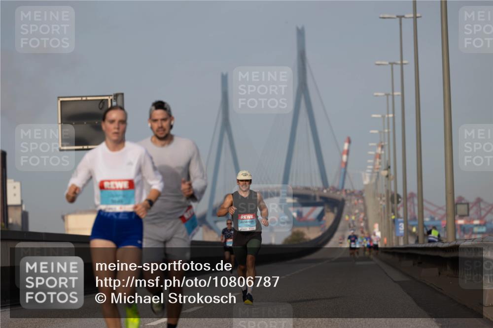 03.10.2026 - Köhlbrandbrückenlauf Michael Strokosch http://msf.ph/oto/10806787 03.10.2026 09:37:56 Position 3 1599 meine-sportfotos.de