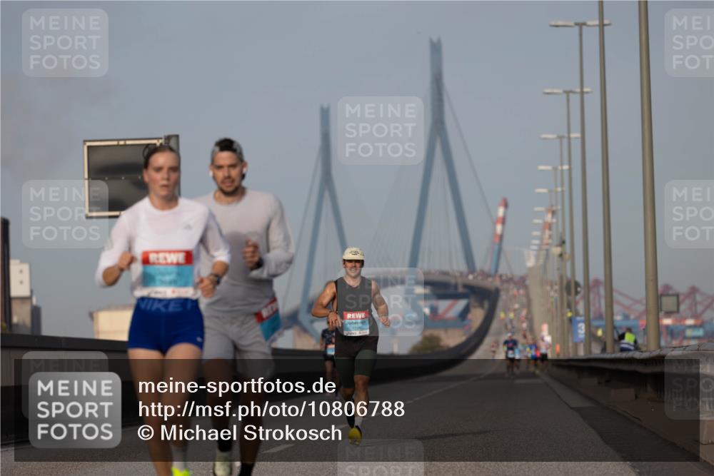 03.10.2026 - Köhlbrandbrückenlauf Michael Strokosch http://msf.ph/oto/10806788 03.10.2026 09:37:57 Position 3 1599 meine-sportfotos.de