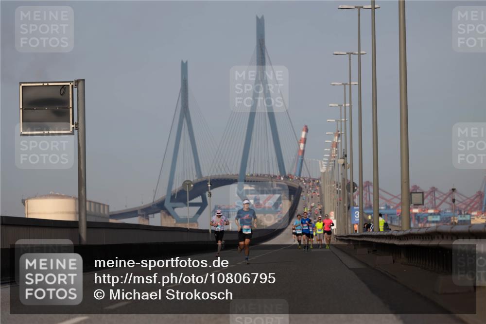 03.10.2026 - Köhlbrandbrückenlauf Michael Strokosch http://msf.ph/oto/10806795 03.10.2026 09:38:16 Position 3  meine-sportfotos.de