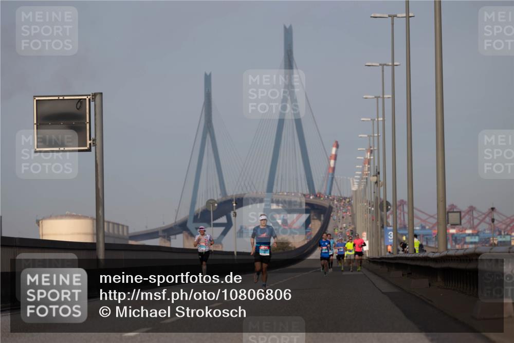 03.10.2026 - Köhlbrandbrückenlauf Michael Strokosch http://msf.ph/oto/10806806 03.10.2026 09:38:18 Position 3  meine-sportfotos.de